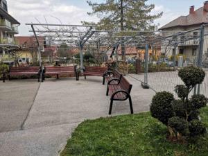 IMG-df36b30f1497c434d4c04f822bbcac1a-V