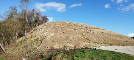 -	Pripravljena površina za položitev Bentonita in prekritje z zemljo