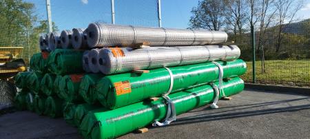 -	Bentonit in mreža, pripravljena za vgradnjo