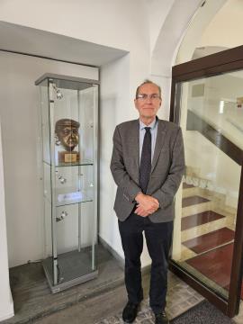 Resized_20240322_090644_1711096653347