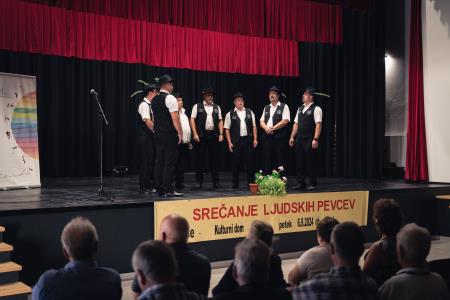 S.LES-03361