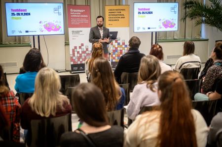 2024_11_26_DZS_YB_2400px-4946