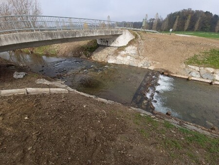 Dravinja-zavarovanje pod mostom v Prežigalu